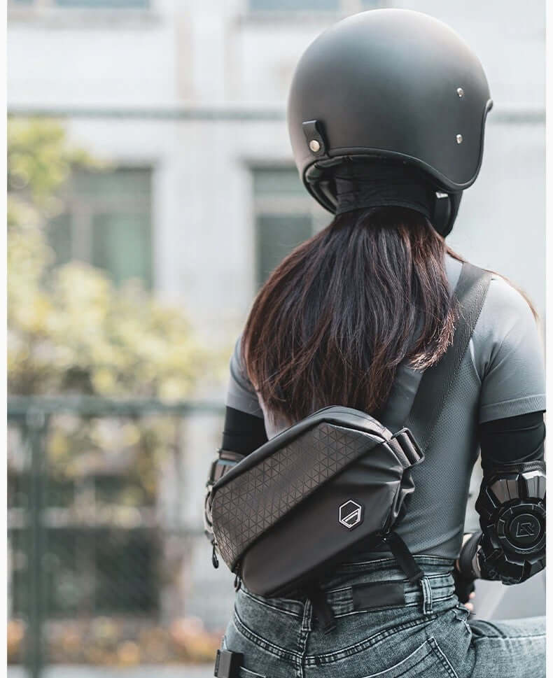 Shoulder bag backpack daypack for Hiking Motorcycle Scotter 3.5L